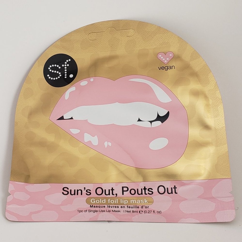 Sun's Out, Pouts Out Gold Foil lip mask
